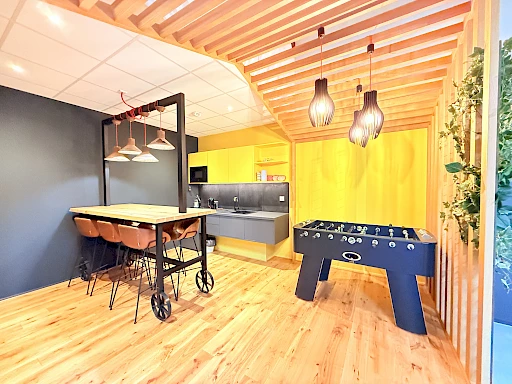 Superbe local / bureau de 358m2. - 2