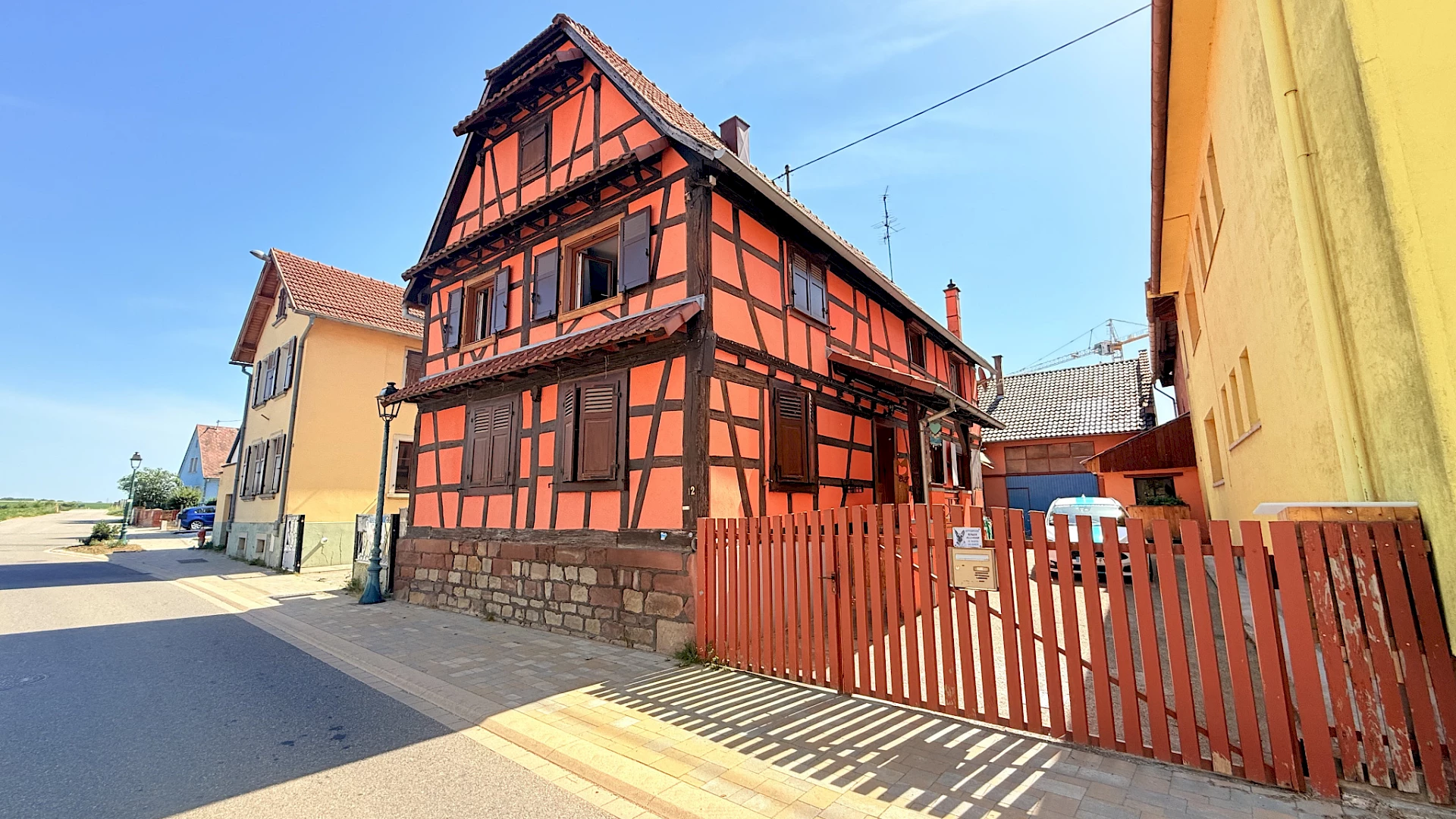 Maison 7 pièces 140m2 avec grange .