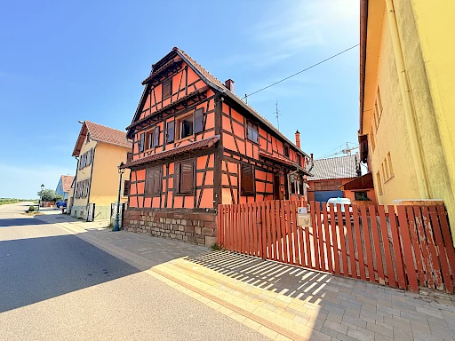 Maison 7 pièces 140m2 avec grange . - 1