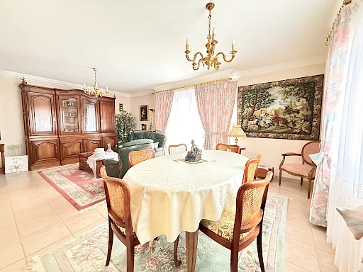 À saisir à Gries   Maison 4/5 pièces de 125 m2 hab. 4,06 ares.
