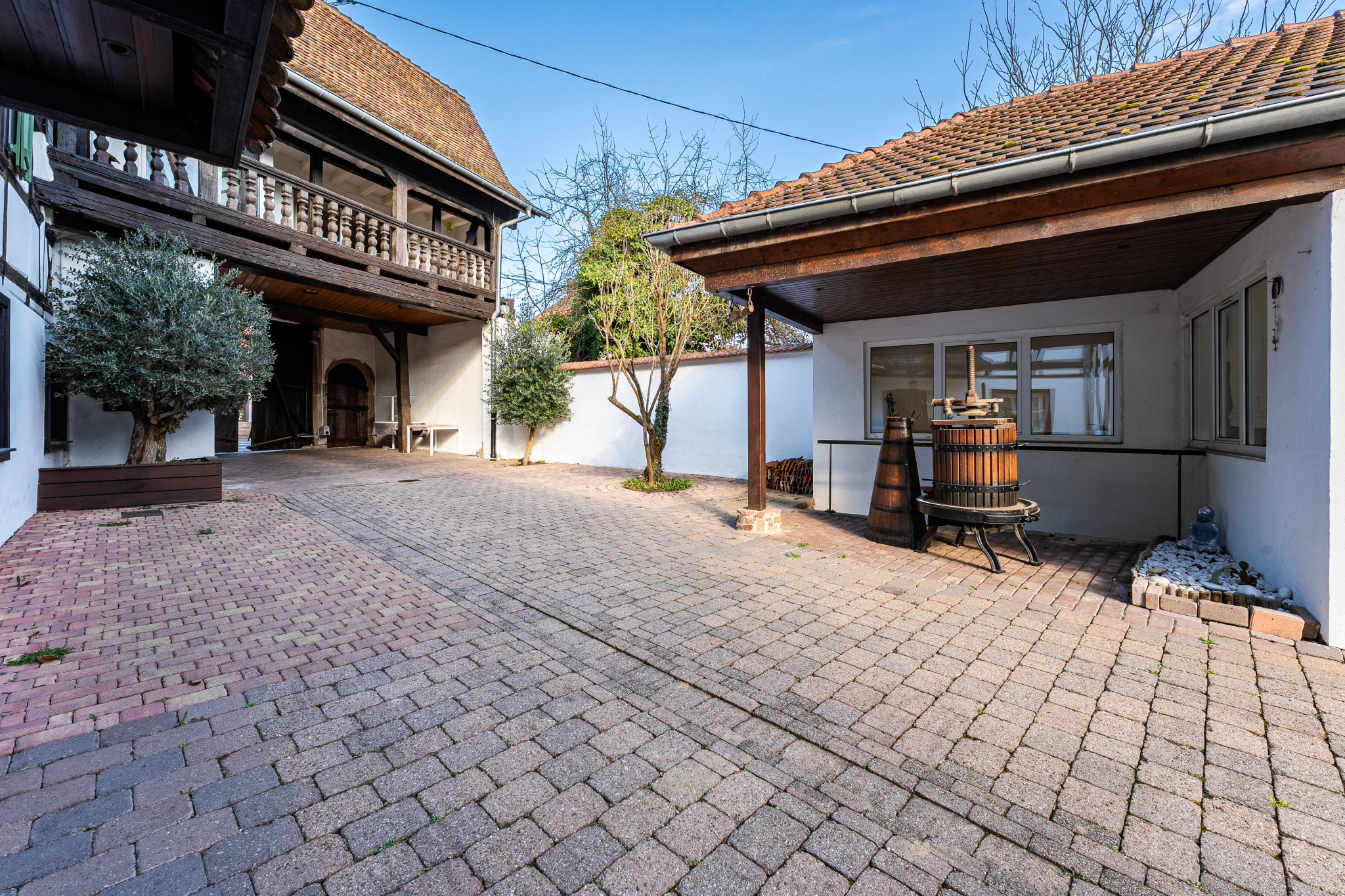 Authentique corps de ferme 7 pièces 302m2 sur 9,92 ares.