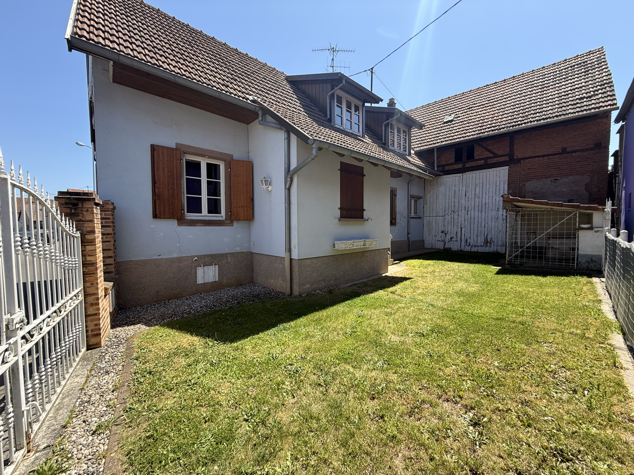 GEUDERTHEIM , Maison 5 pièces de 125 m2 avec grange et jardin sur 4,88 ares