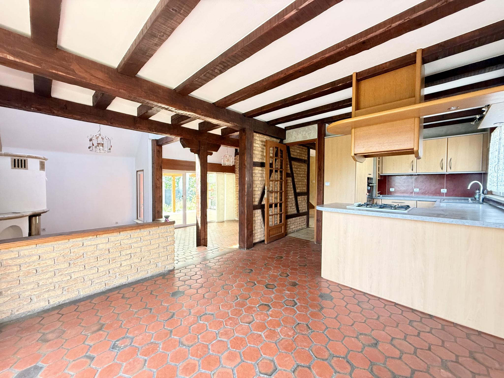 À saisir à Mundolsheim   Maison 6 pièces de 137 m2 habitables sur terrain verdoyant de 16,45 ares avec piscine