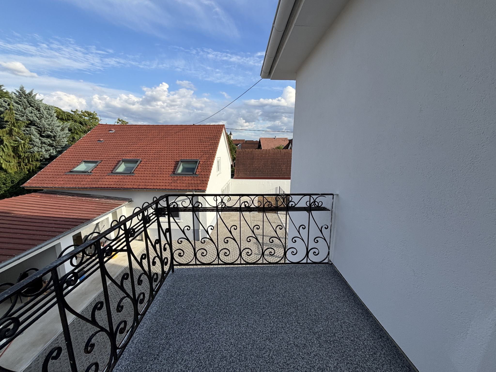 DUPLEX DE 125 M2   4 CHAMBRES   2 GARAGES + STUDIO INDÉPENDANT DE 25 M2