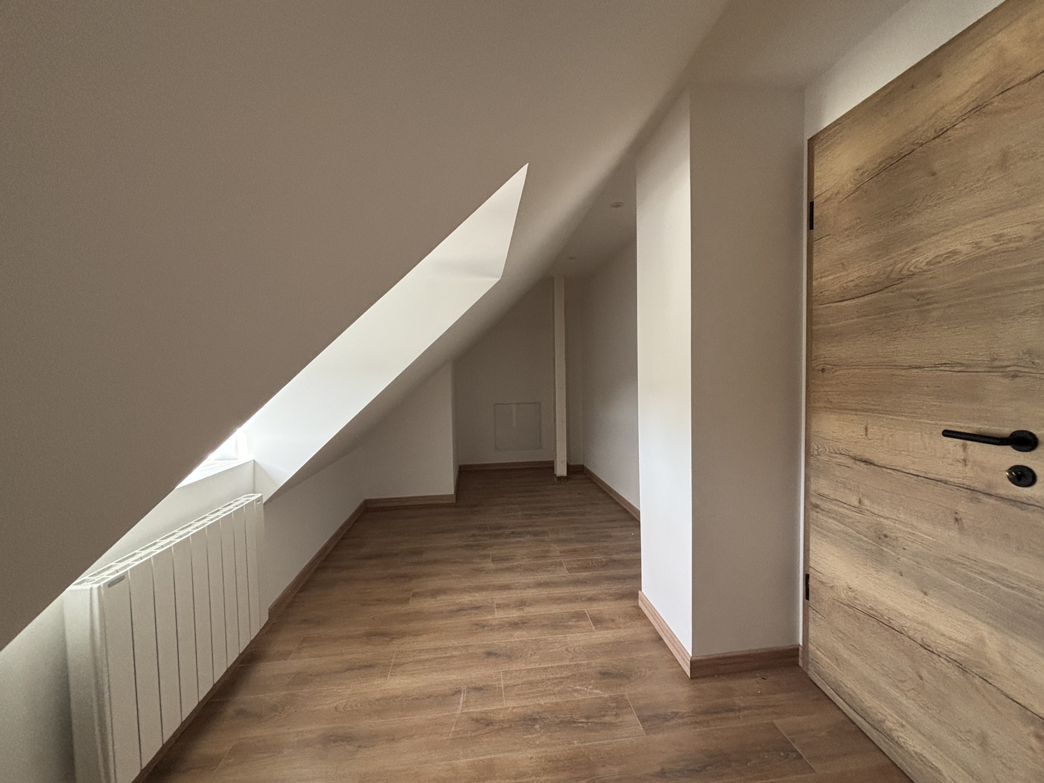 DUPLEX DE 125 M2   4 CHAMBRES   2 GARAGES + STUDIO INDÉPENDANT DE 25 M2