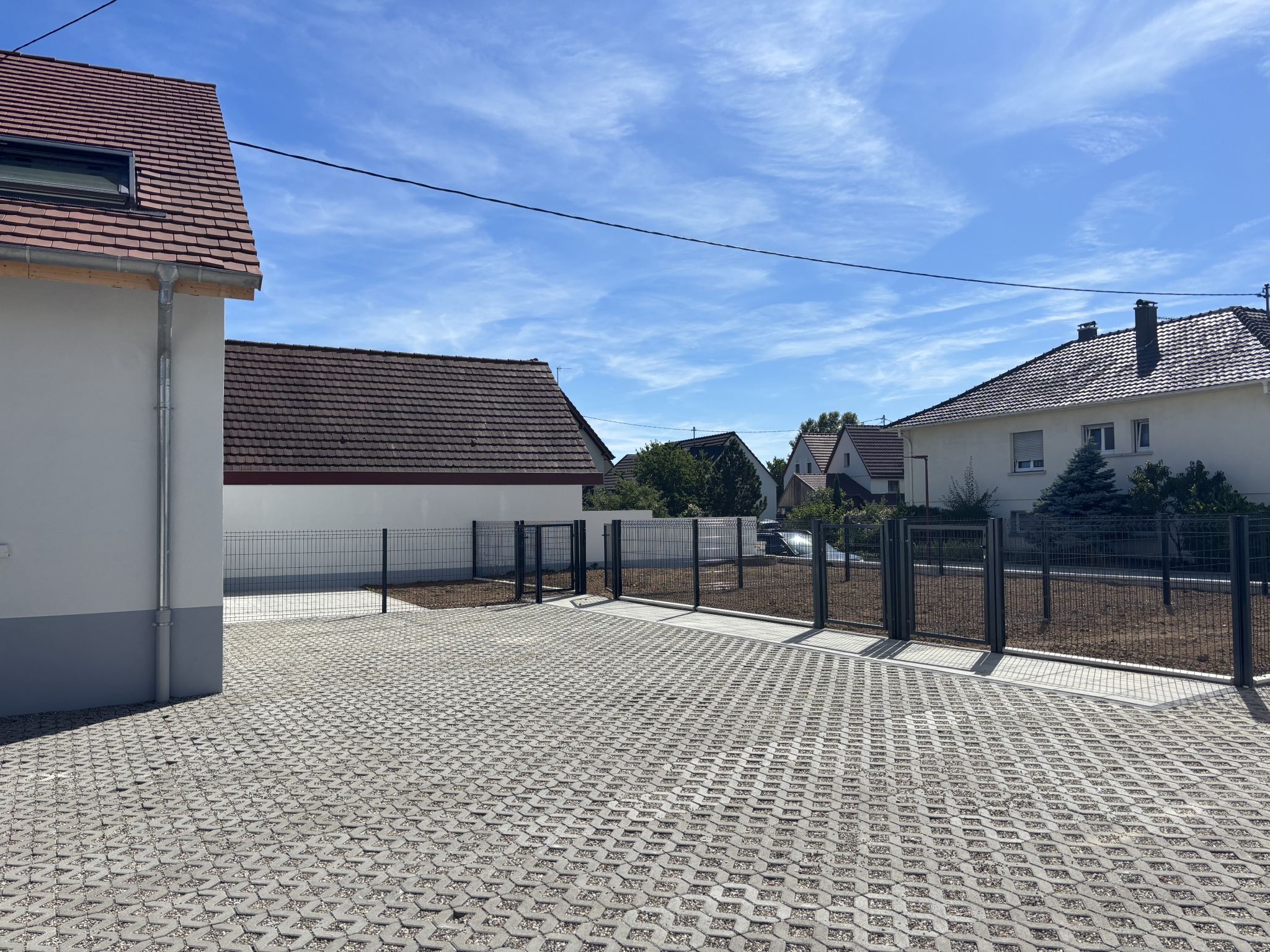 DUPLEX DE 125 M2   4 CHAMBRES   2 GARAGES + STUDIO INDÉPENDANT DE 25 M2