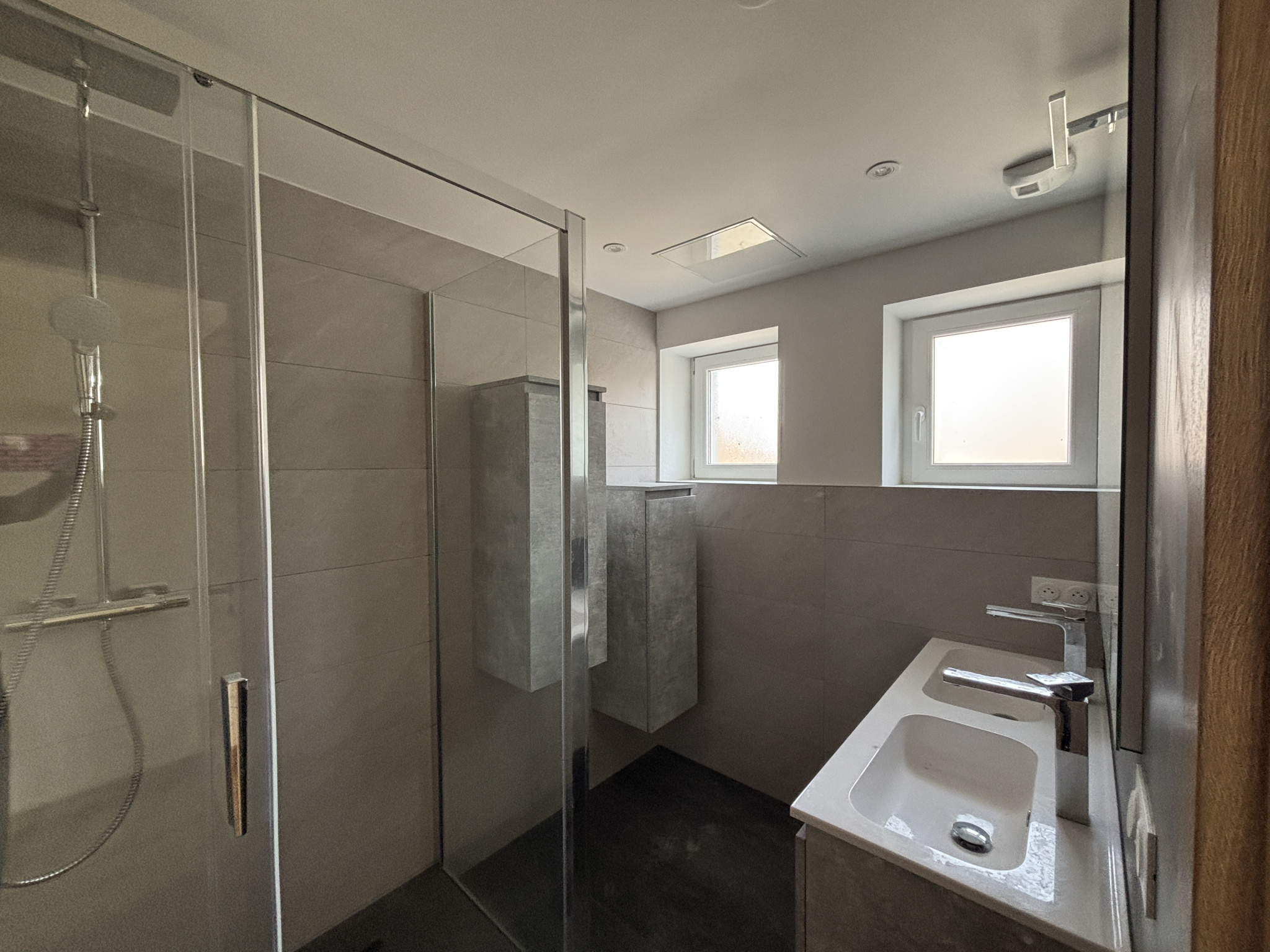 SOUSPLEX DE 100 M2   4 CHAMBRES   2 SALLES DE BAIN   ESPACE VERT & GARAGE