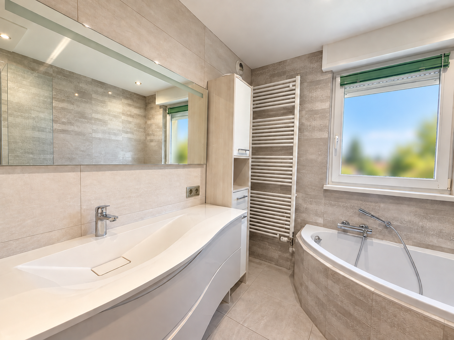 HAGUENAU, À SAISIR, APPARTEMENT 4-5 PIÈCES DE 97 M2 AVEC TERRASSE ET GARAGE